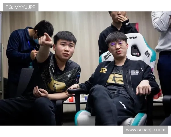 DOTA2战术解析：FPX团队运营体系的成功之道与策略探讨