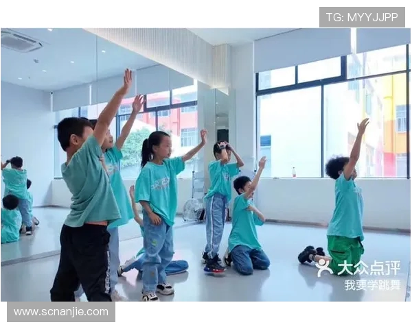 街舞盛宴：深入广州街舞队的默契与协作之旅