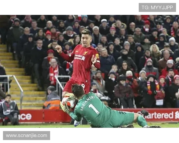 利物浦与沃特福德激战红牌频出比赛回顾与分析 利物浦与沃特福德激战红牌频出比赛回顾与分析